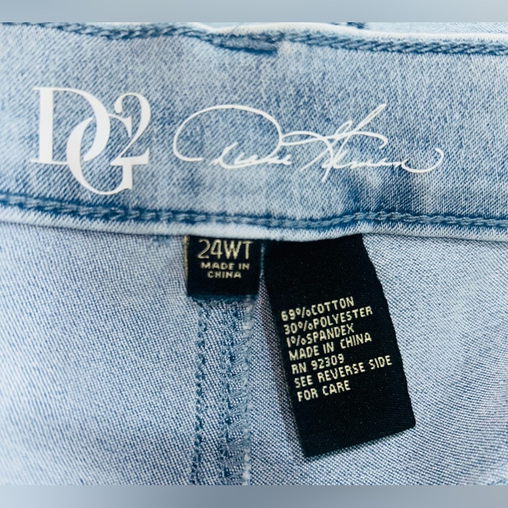 NWT DG2 by Diane Gilman SZ 24WT Light Blue Floral Ankle Jeans/waist 44”- 50” - Picture 7 of 10